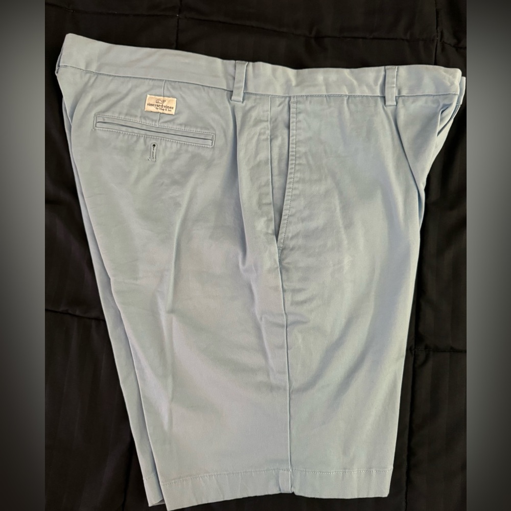 Vineyard Vines Shorts (Size 36)